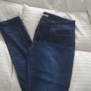 Never Worn Levi Skinny Jeans